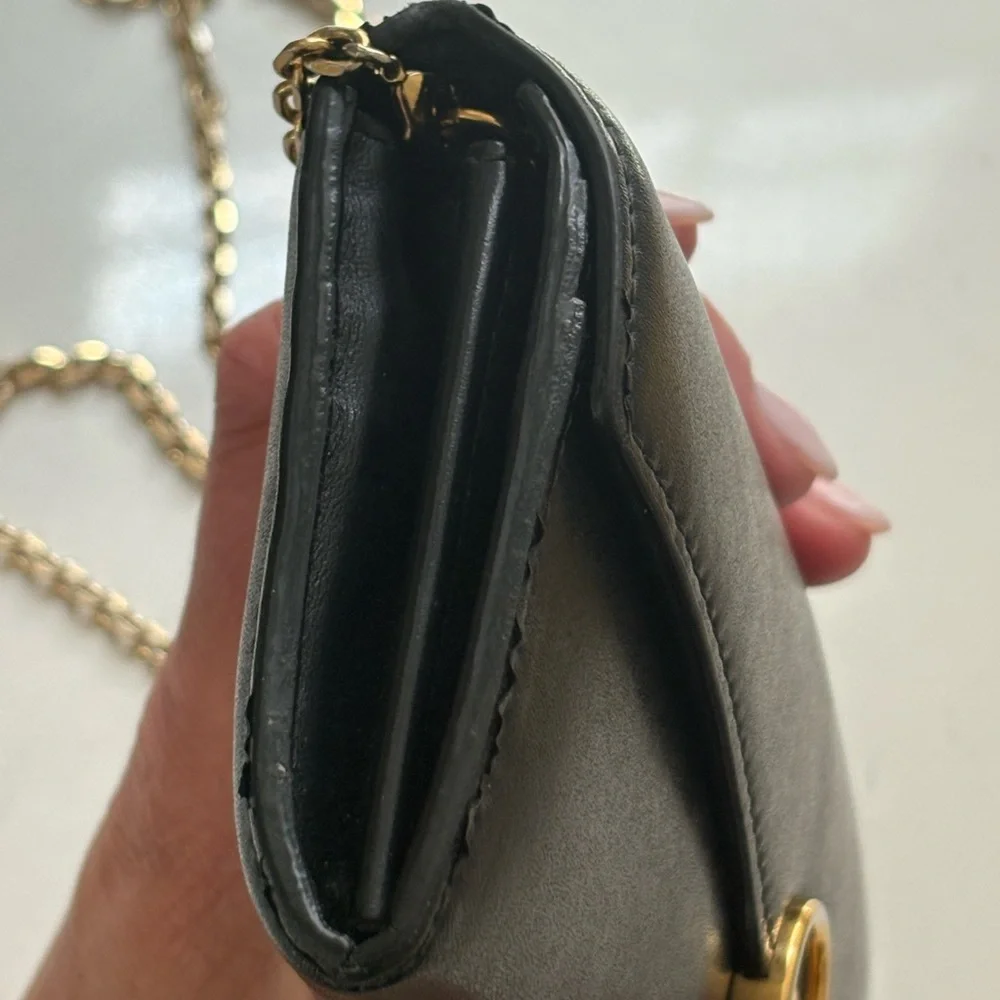 Fendi Black and Gold Crossbody Bag with Envelope Design - Picture 4 of 12